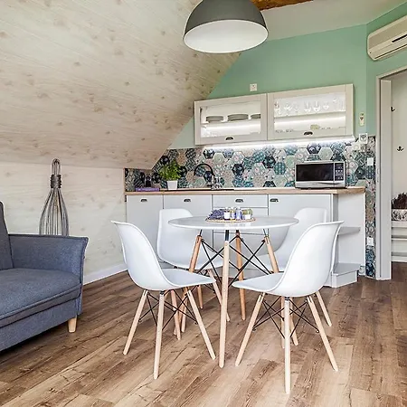 Harmonia Erkéllyel és Szaunaval Apartamento
